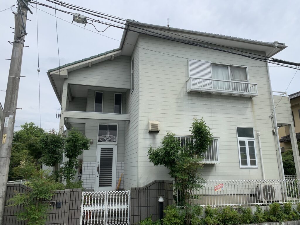 雨漏り屋根も塗装でばっちり修繕!