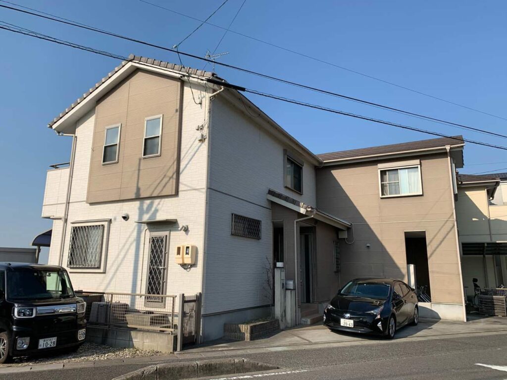 お車の色に合う外壁塗装に変更!