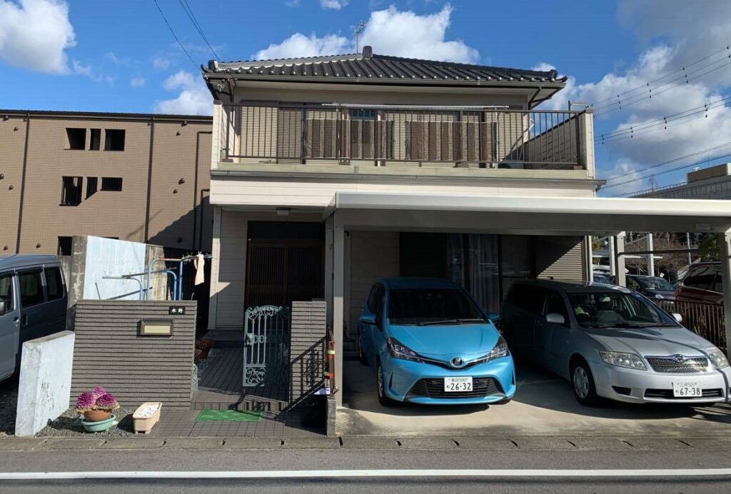 チョーキングの目立ちにくいブラウンカラーに外壁塗装｜豊田市山之手町