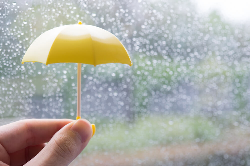 雨の日は外壁塗装ができない？様々な弊害や塗装の気象条件を解説