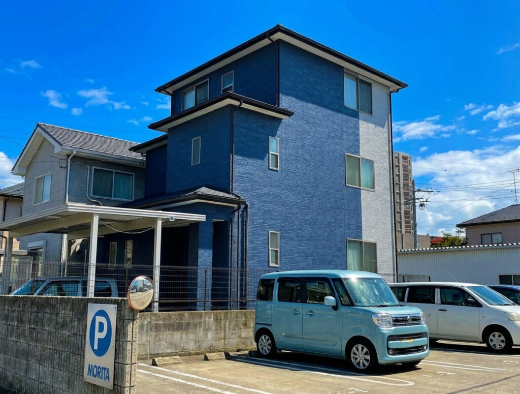 豊田市｜ブルーの鮮やかなバイカラー｜外壁塗装｜屋根塗装