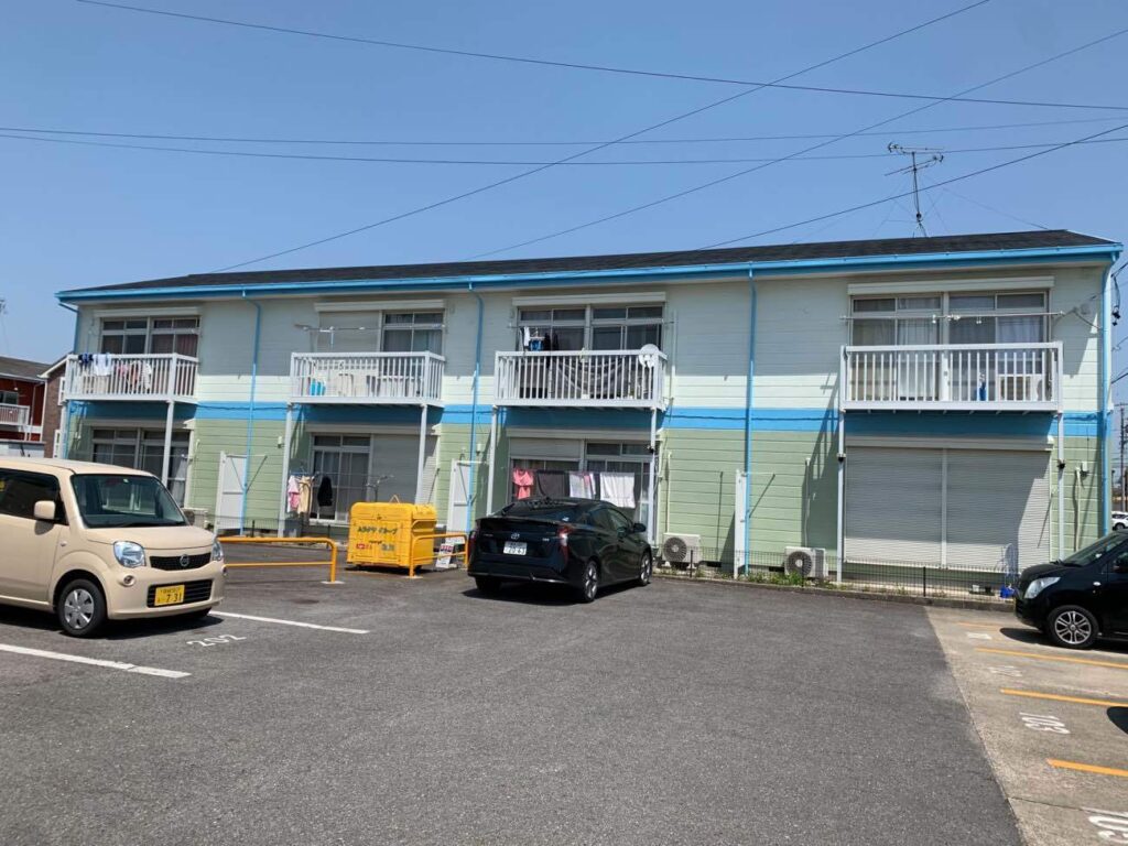 外壁塗装で清潔感溢れる艶のあるアパートに大変身!|岡崎市赤渋町