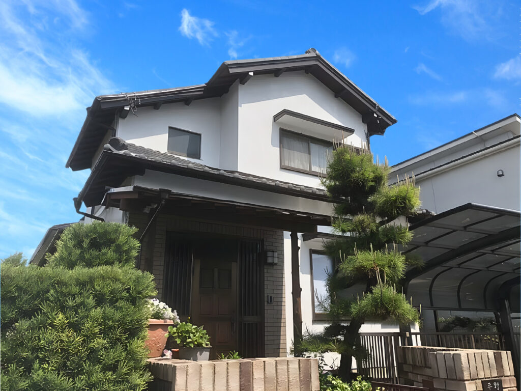 豊田市｜植栽がよく映えるホワイト塗装｜外壁塗装