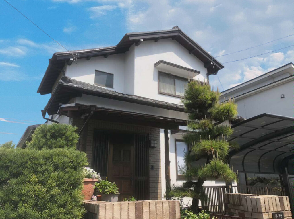 豊田市｜植栽がよく映えるホワイト塗装｜外壁塗装