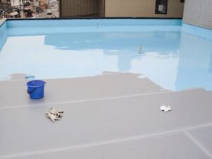 防水工事の種類ごとの耐用年数は？工法のメリットとデメリットも解説！
