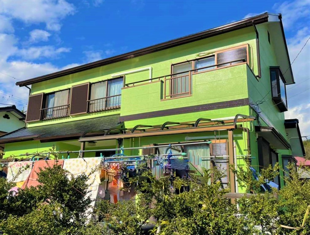同系色を使ったツートーンで鮮やかでありつつもまとまりある印象に外壁塗装｜屋根塗装｜豊田市志賀町