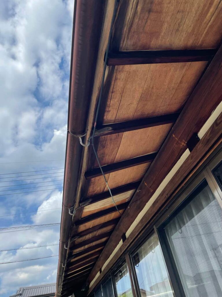 屋根カバー工法でしっかりと雨漏り修繕｜外壁塗装｜安城市里町