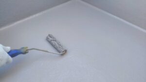 DIYでの防水工事における方法【FRP防水】