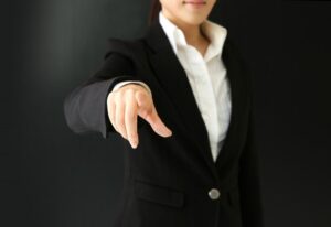 優良な外壁塗装業者の選び方は？チェックポイントは3つ