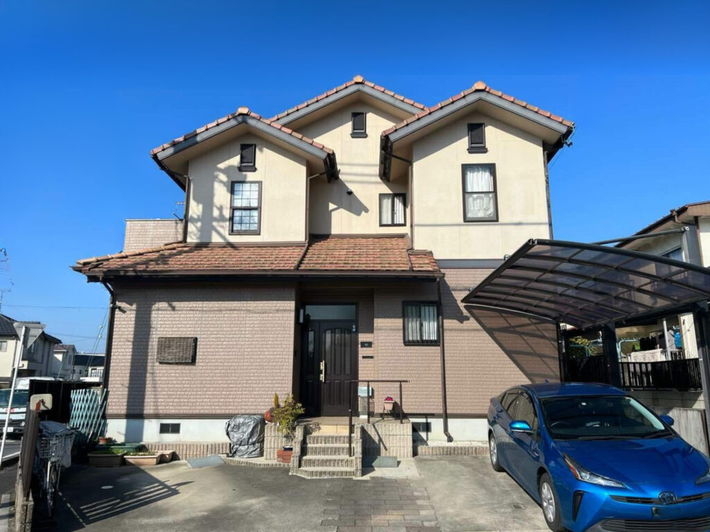 ツートンカラーであたたかみのある外観に外壁塗装｜豊田市逢妻町