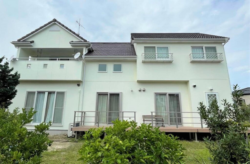 豊田市|黄色味を抑えたホワイトで新築のような仕上がりに外壁塗装|屋根塗装