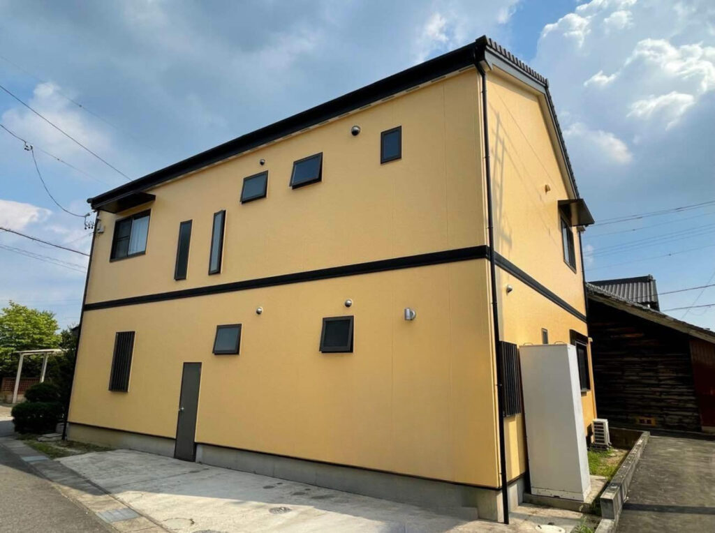 豊田市｜橙色で可愛らしくかつ高級感あふれる外観に外壁塗装