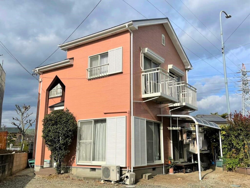 豊田市｜サーモンピンクで外壁塗装し可愛らしい外観に