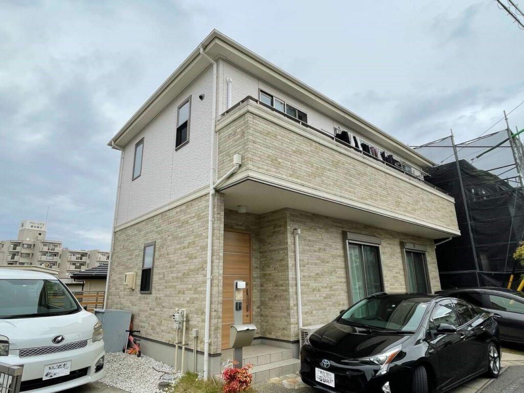 豊田市｜淡いグレーのツートン｜外壁塗装｜屋根塗装
