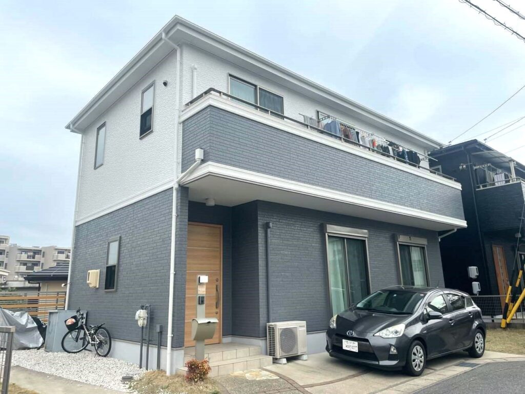 豊田市｜淡いグレーのツートン｜外壁塗装｜屋根塗装