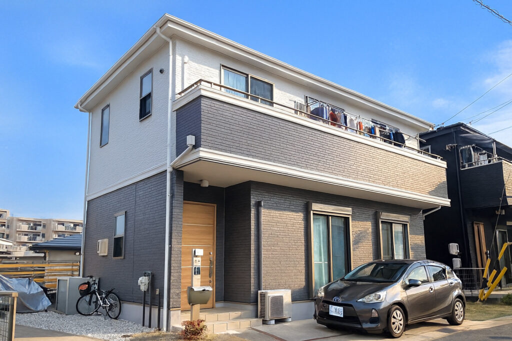 豊田市｜淡いグレーのツートン｜外壁塗装｜屋根塗装