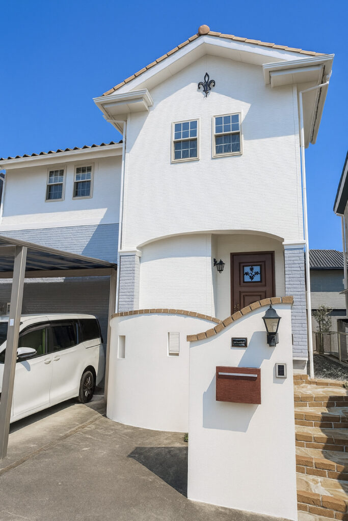 豊田市｜淡いグレーで可愛い印象に｜外壁塗装