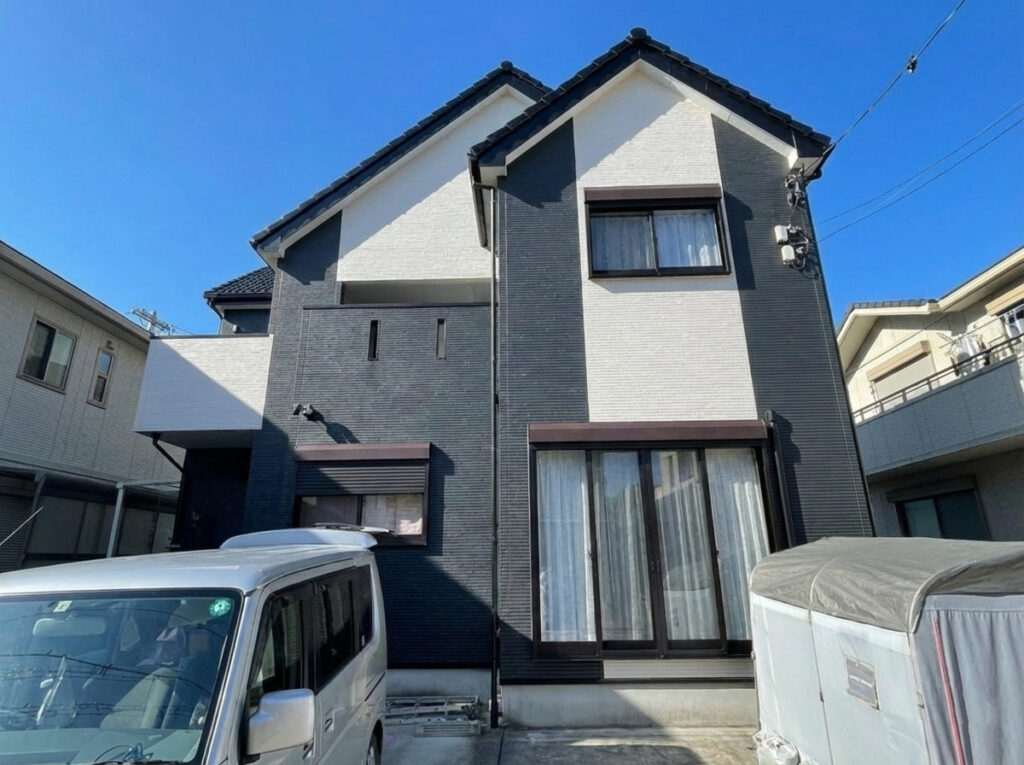 豊田市｜濃いグレー×アイボリーで人気の組合せ｜外壁塗装