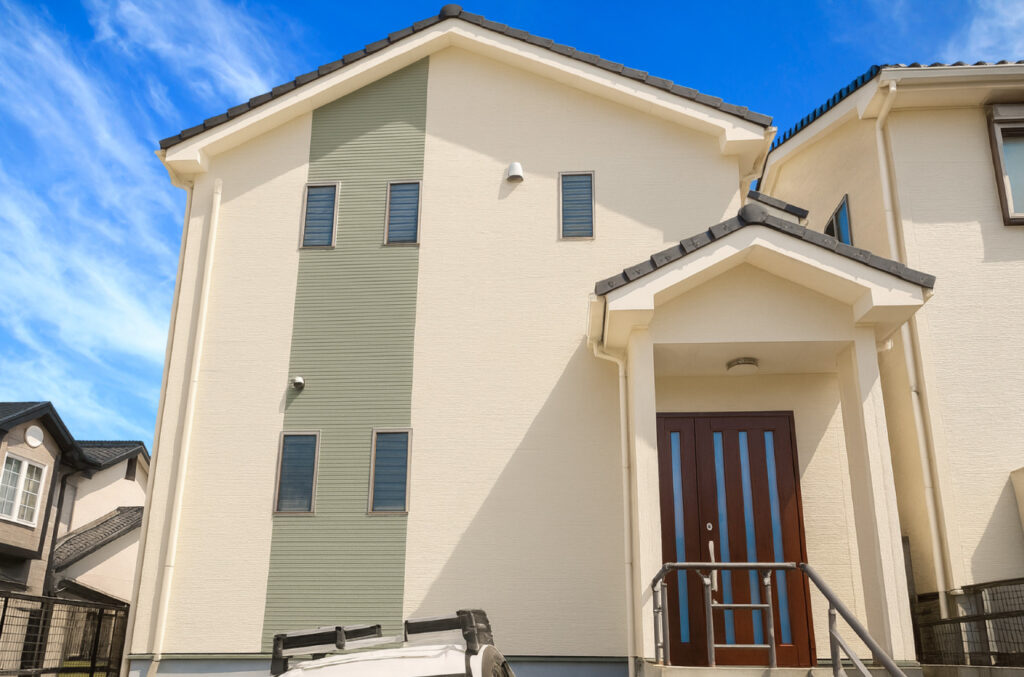 豊田市｜グリーンのラインをアクセントに｜外壁塗装